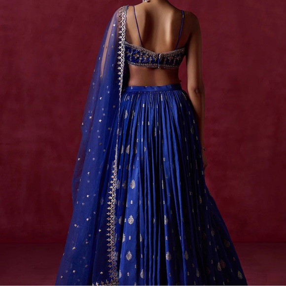 Lashkaraa Royal Blue Embroidered Brocade Lehenga - Picture 4 of 6
